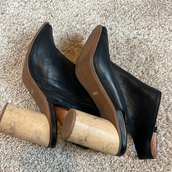 Sandrine Miz Mooz open toe, wood heel Black • Size 8 - Picture 9 of 10